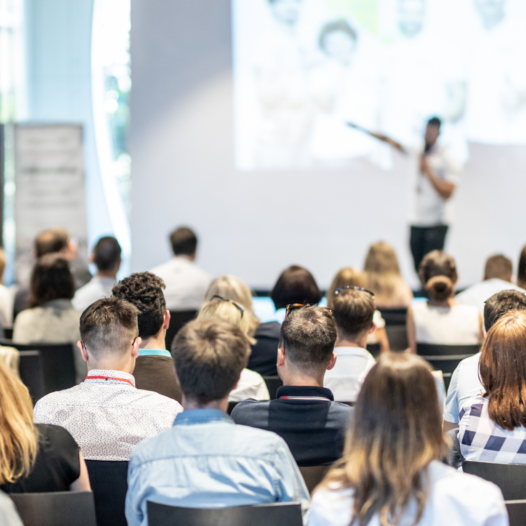 Как россияне относятся к инфобизнесу